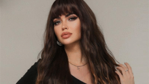 CABELO COMPRIDO E FLUIDO