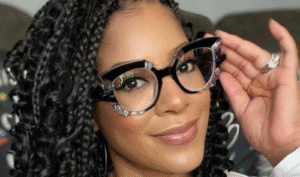 Tranças Finas em Cabelos Cacheados: Como Criar um Penteado Boho sem Perder a Definição dos Cachos