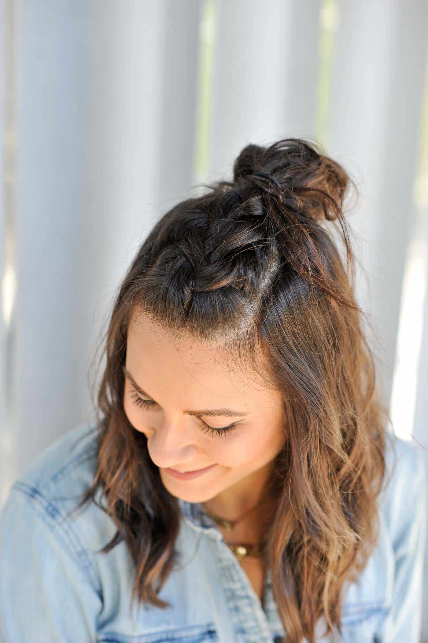 Trança simples do dia a dia combinada com cabelo solto