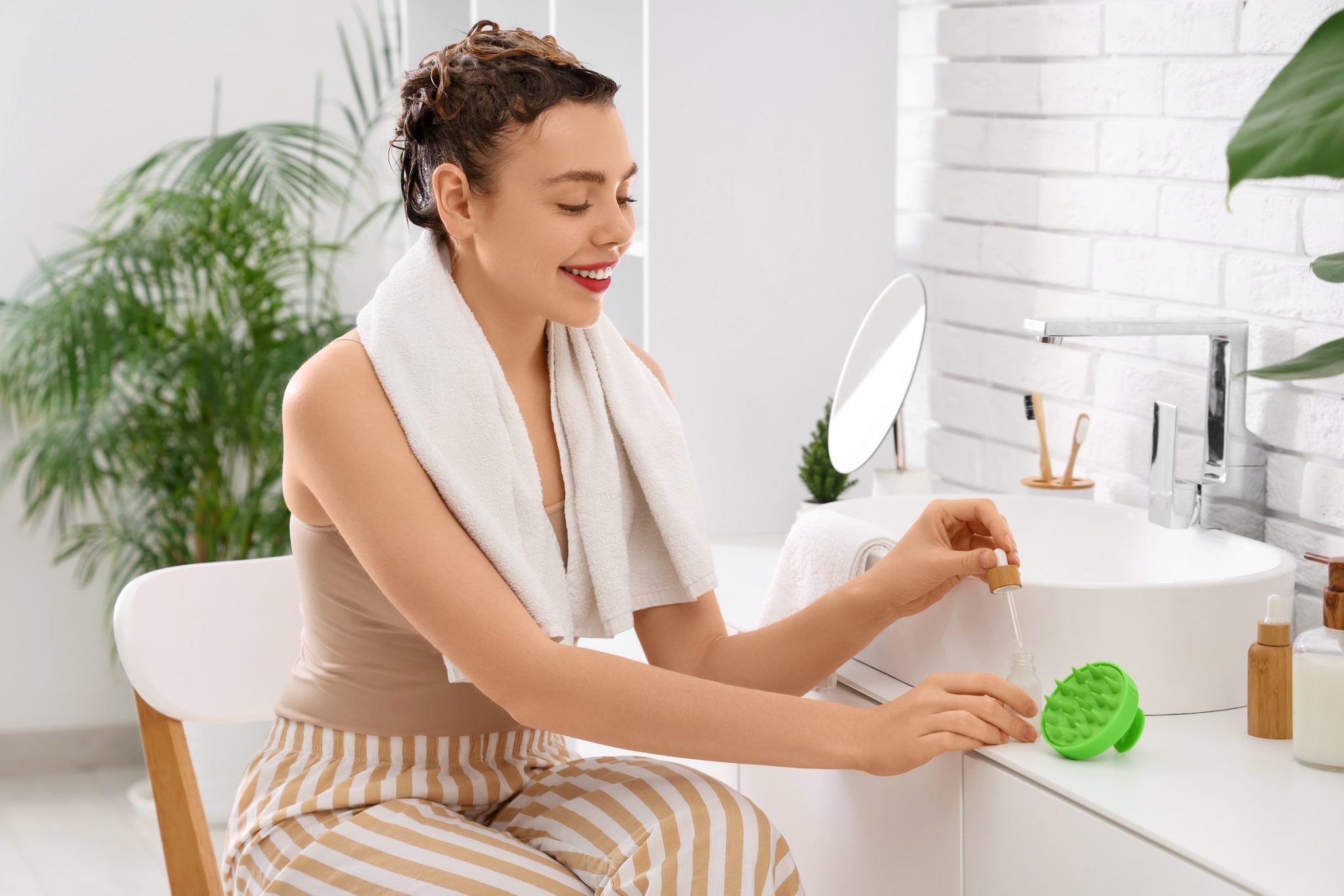 O Couro Cabeludo É a Base: A Skincare Capilar Que Chegou Para Ficar
