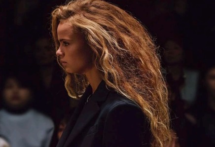 Infográfico mostrando três sinais do cabelo — ressecado, com frizz e elástico — e qual etapa do cronograma cada um pede